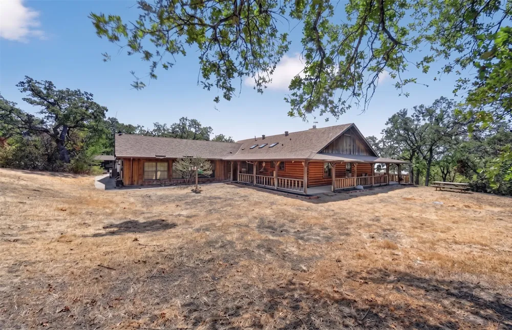 1623 Three Skillet Road Springtown, TX 76082