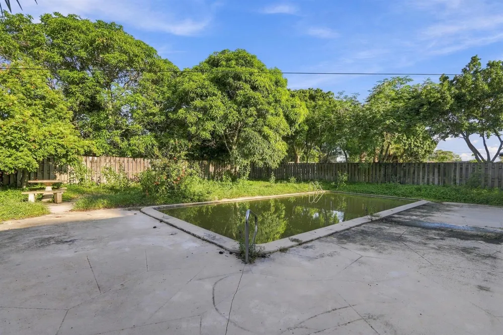 430 Ware Drive West Palm Beach, FL 33409
