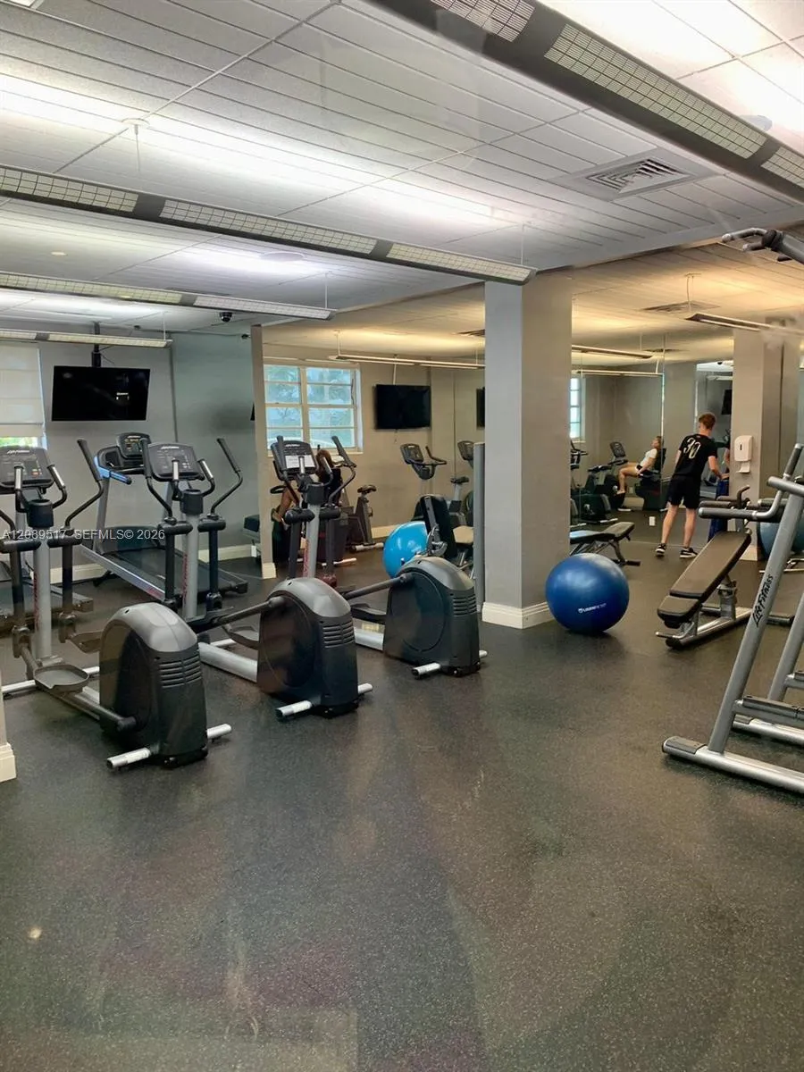 3901 S Ocean Dr #10W Hollywood, FL 33019