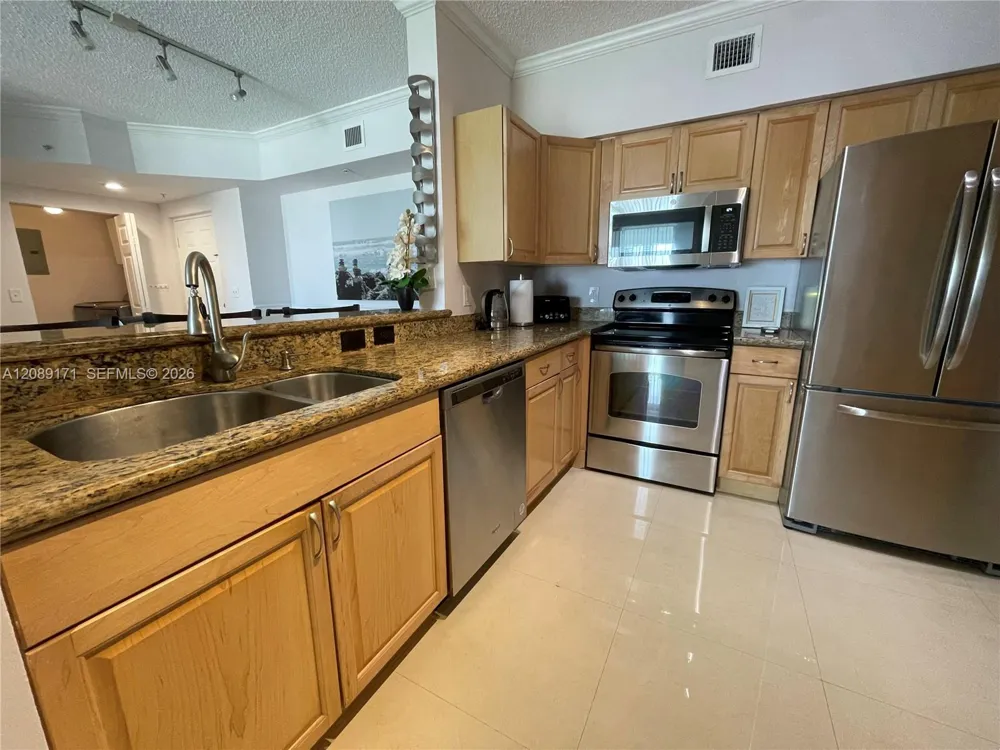 17100 Bay Rd #1816 Sunny Isles Beach, FL 33160