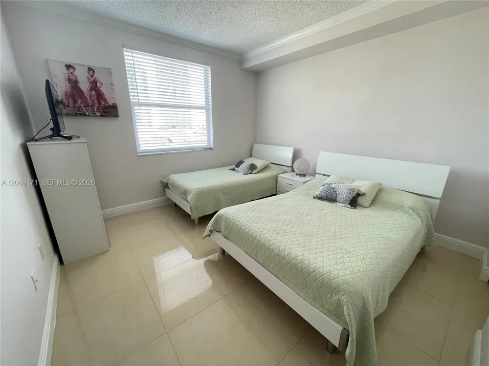 17100 Bay Rd #1816 Sunny Isles Beach, FL 33160