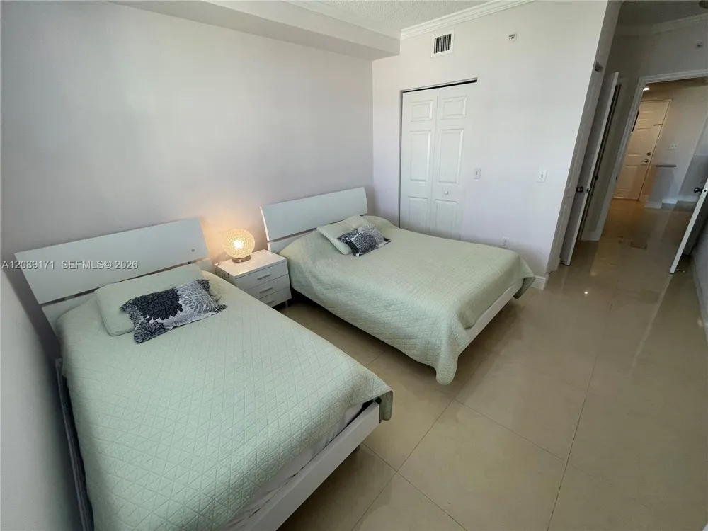 17100 Bay Rd #1816 Sunny Isles Beach, FL 33160