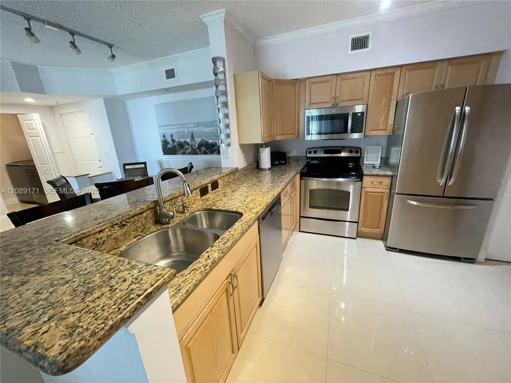17100 Bay Rd #1816 Sunny Isles Beach, FL 33160