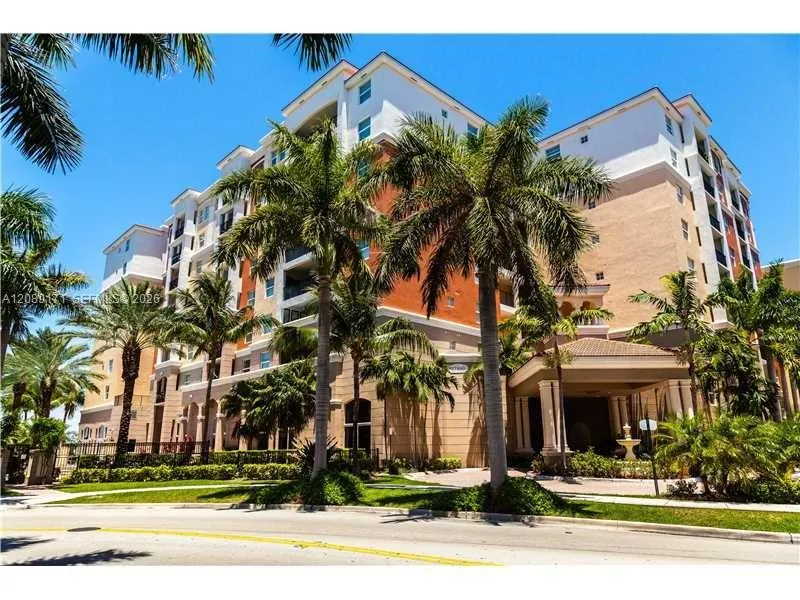 17100 Bay Rd #1816 Sunny Isles Beach, FL 33160