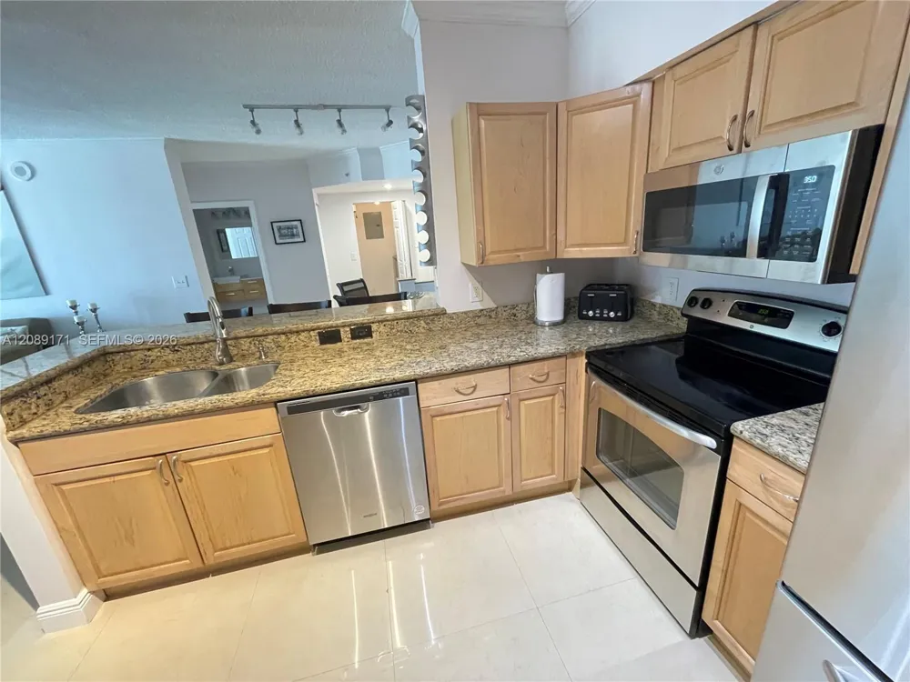 17100 Bay Rd #1816 Sunny Isles Beach, FL 33160