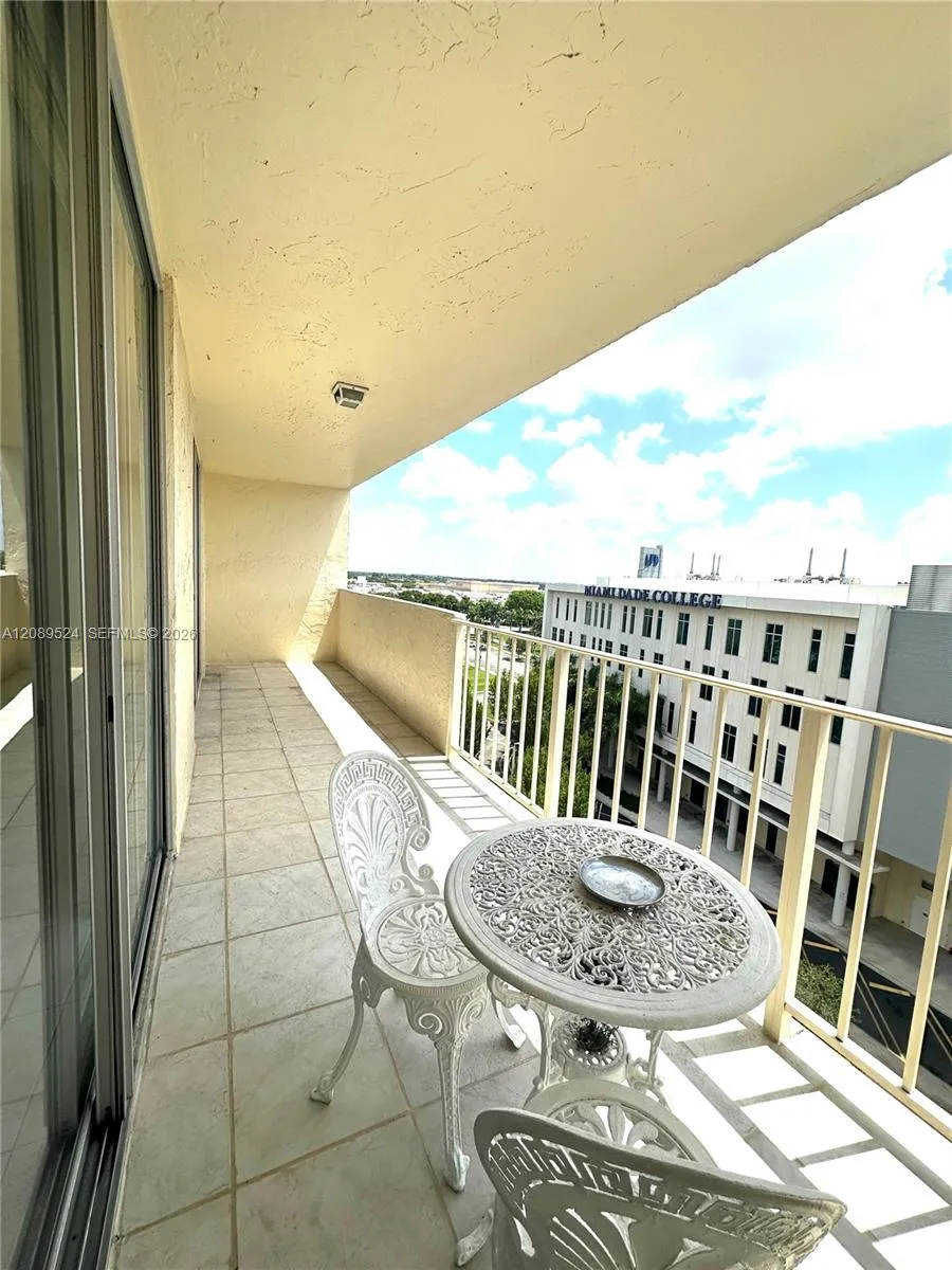 4675 W 18th Ct #801 Hialeah, FL 33012