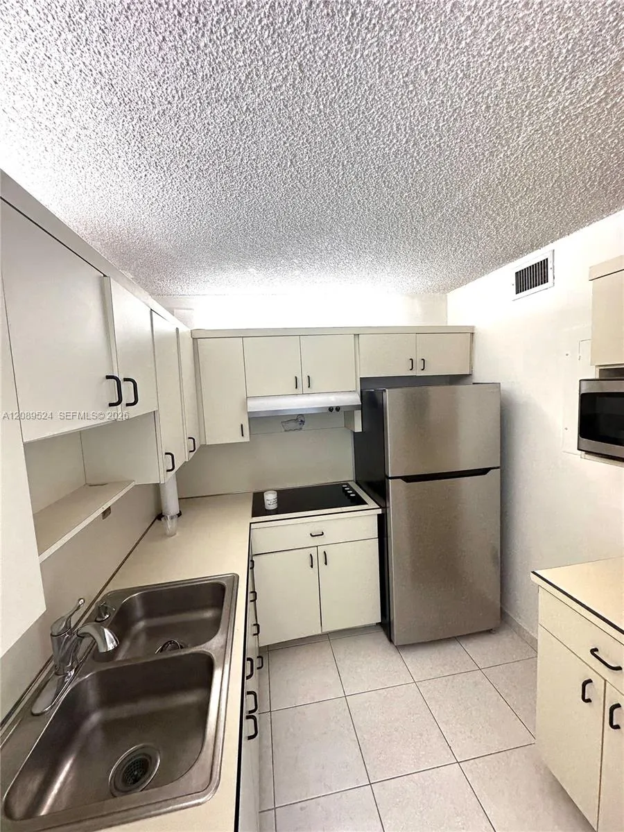 4675 W 18th Ct #801 Hialeah, FL 33012