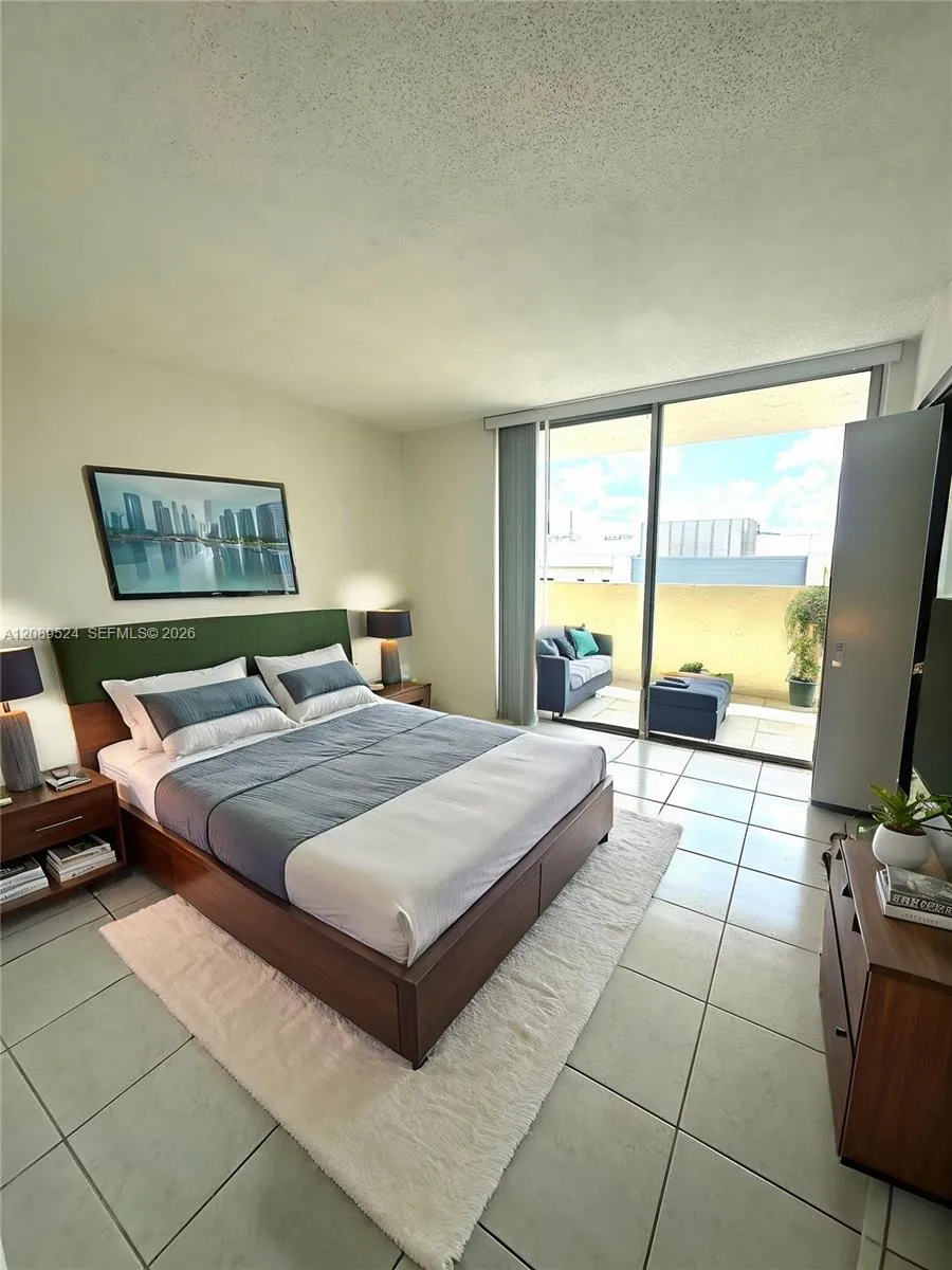 4675 W 18th Ct #801 Hialeah, FL 33012