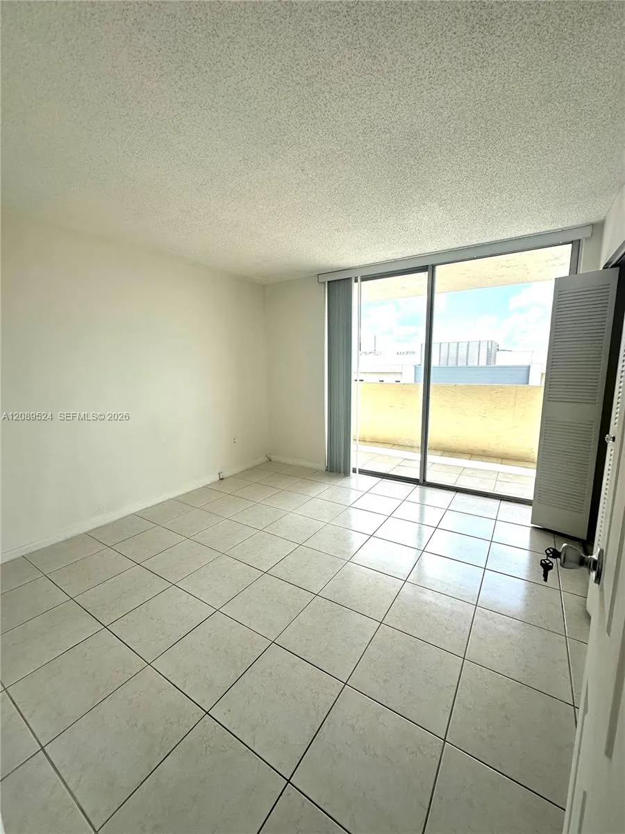 4675 W 18th Ct #801 Hialeah, FL 33012