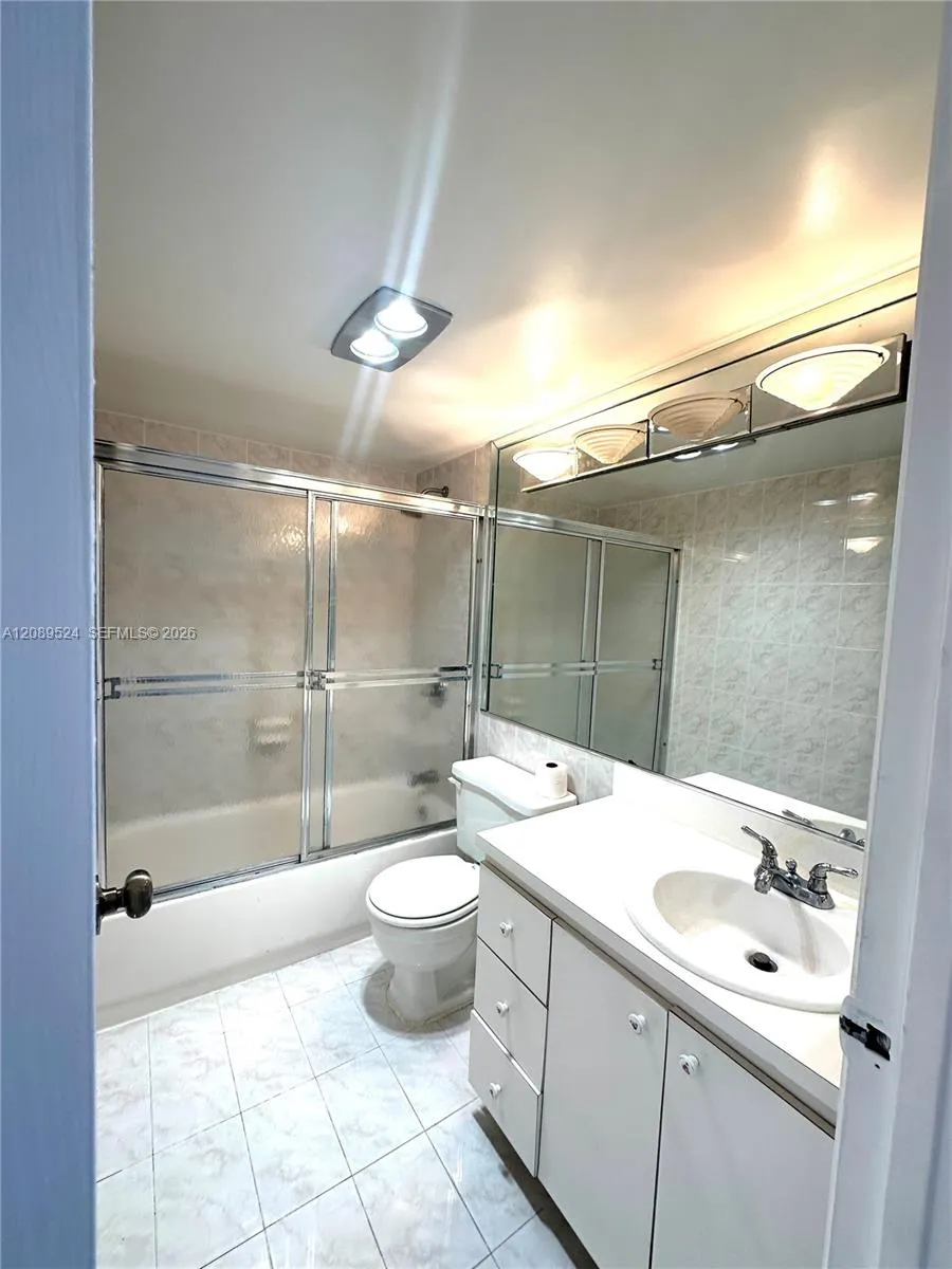 4675 W 18th Ct #801 Hialeah, FL 33012