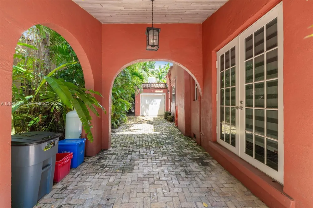 629 Altara Ave Coral Gables, FL 33146