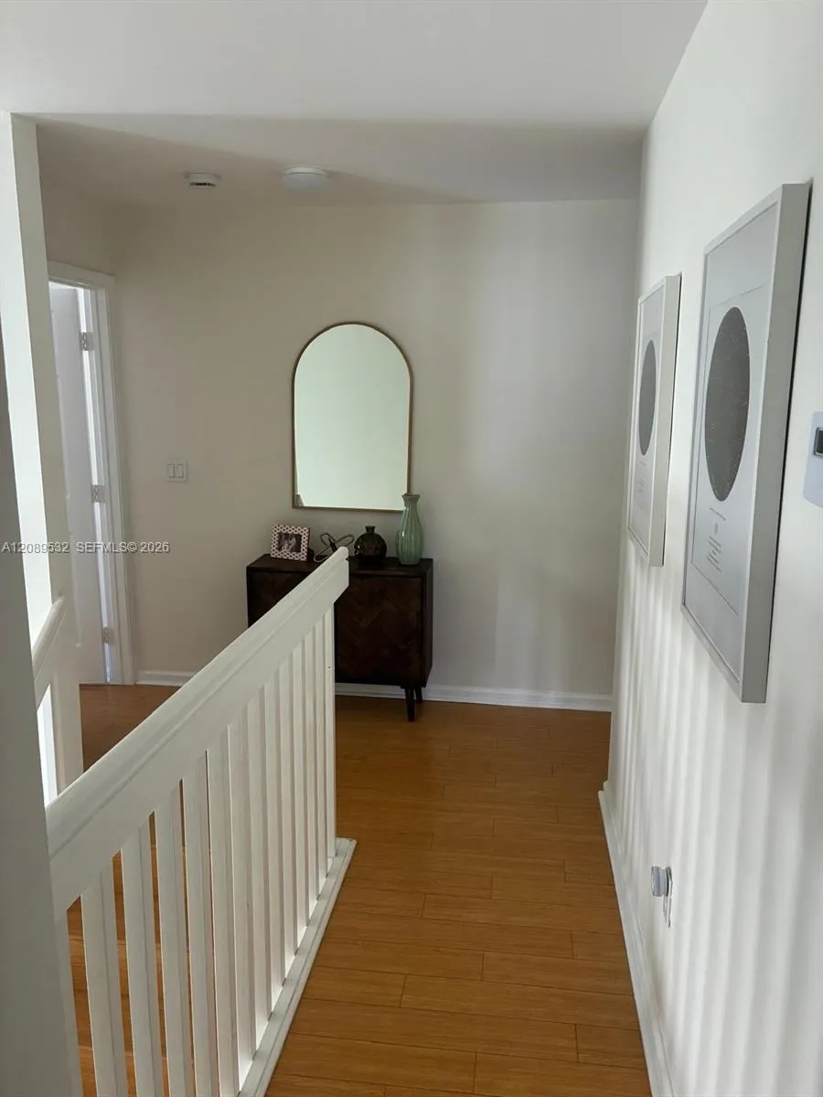 989 NW 156 AVE Pembroke Pines, FL 33028