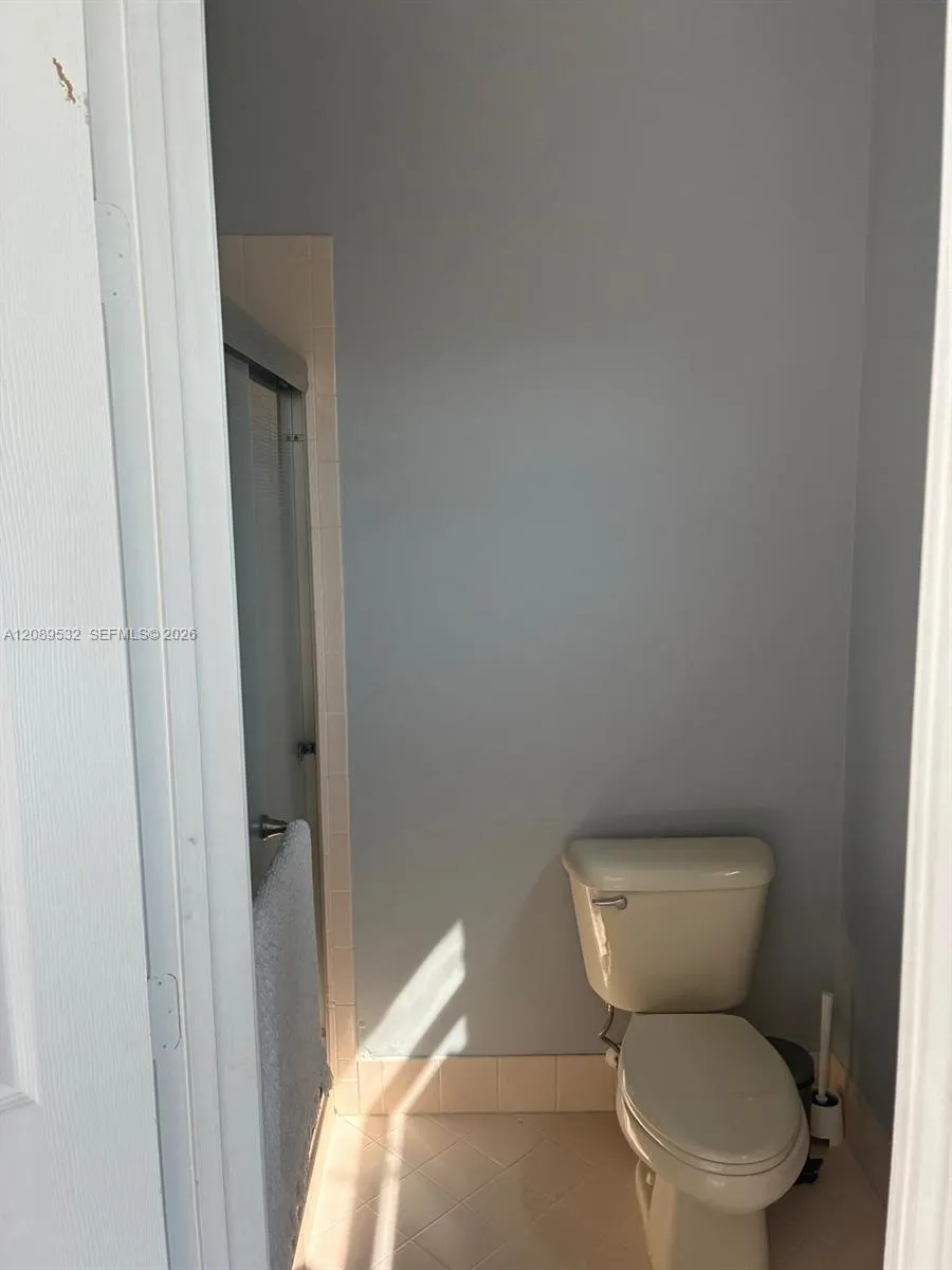 989 NW 156 AVE Pembroke Pines, FL 33028