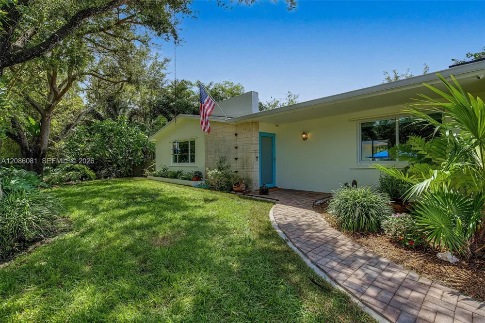 18740 SW 86th Ave Cutler Bay, FL 33157