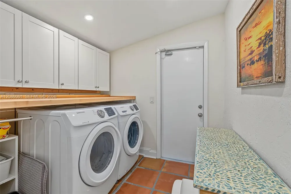 18740 SW 86th Ave Cutler Bay, FL 33157