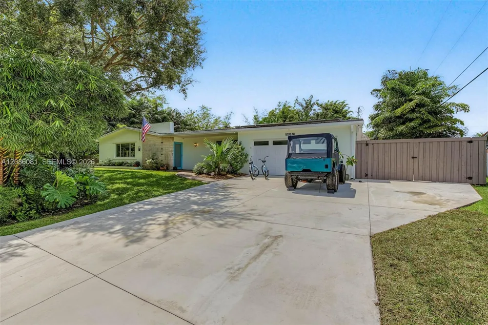 18740 SW 86th Ave Cutler Bay, FL 33157