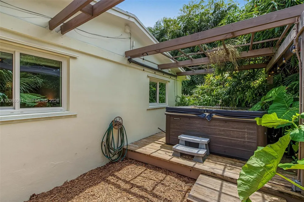 18740 SW 86th Ave Cutler Bay, FL 33157