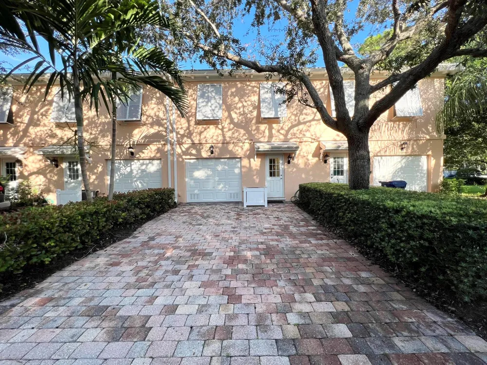 2913 E Community Drive Jupiter, FL 33458