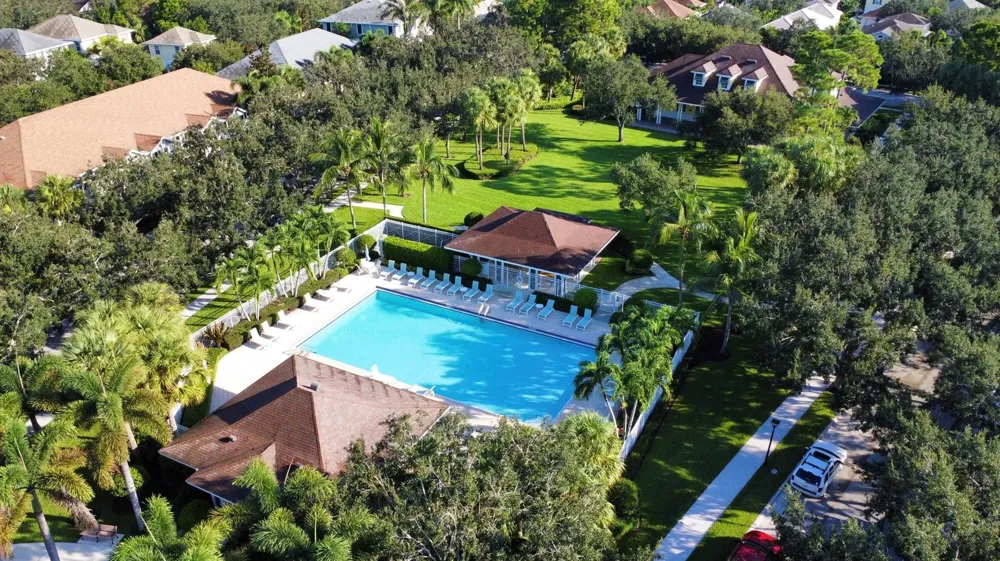 2913 E Community Drive Jupiter, FL 33458