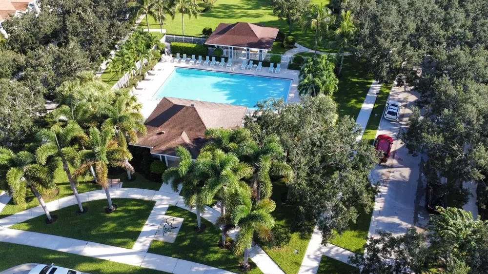 2913 E Community Drive Jupiter, FL 33458