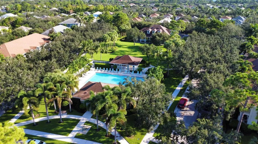 2913 E Community Drive Jupiter, FL 33458