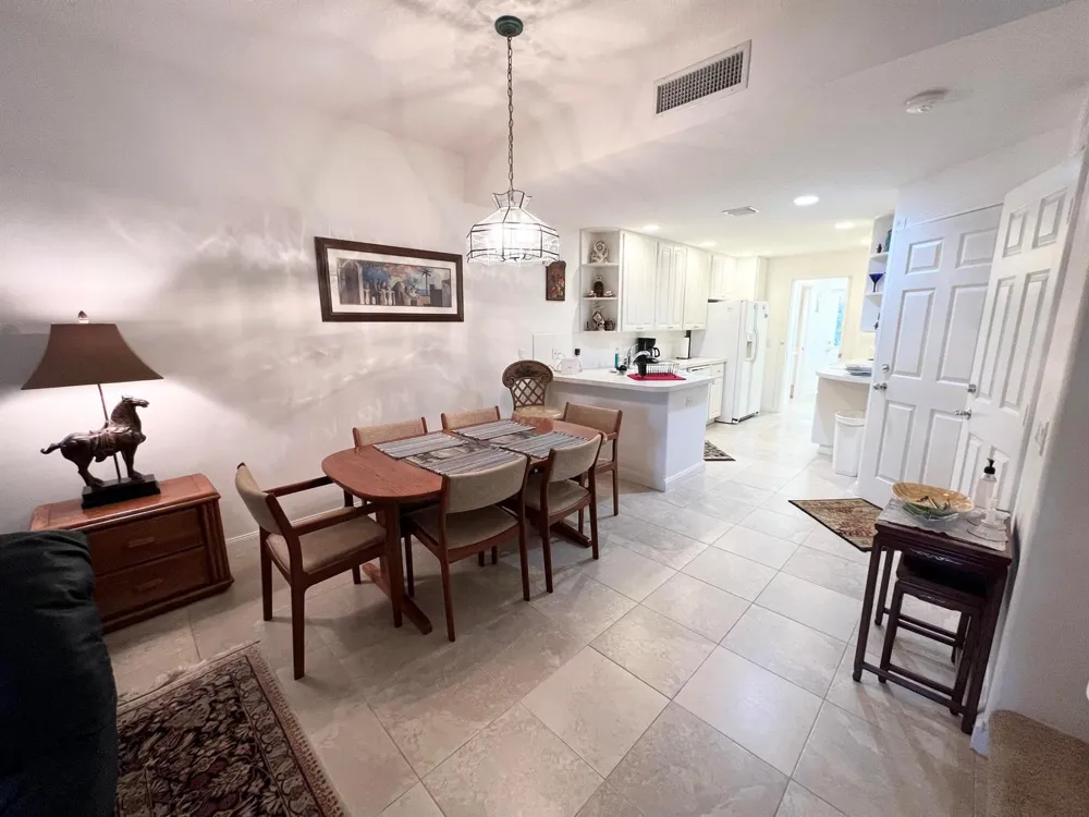 2913 E Community Drive Jupiter, FL 33458