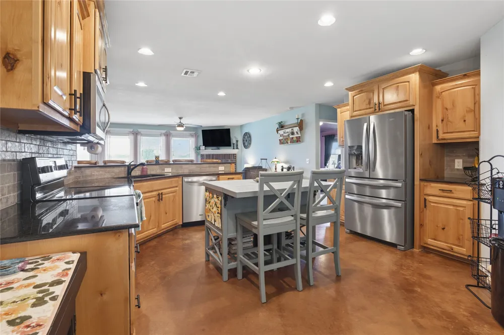 394951 W 3900 ROAD Skiatook, OK 74070