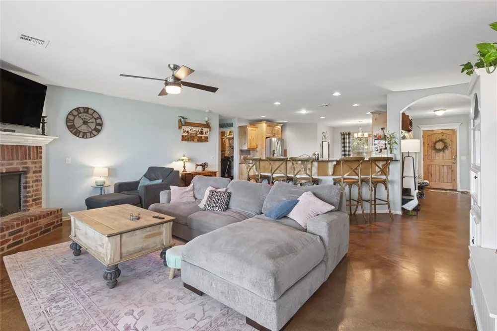 394951 W 3900 ROAD Skiatook, OK 74070