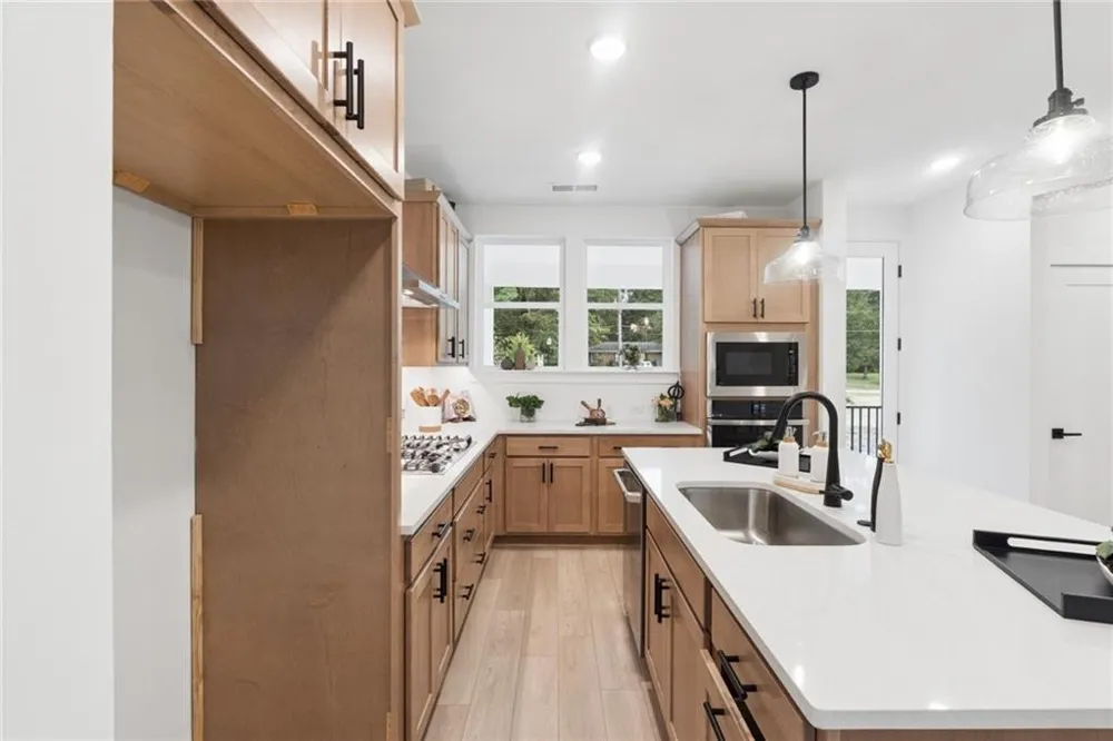 642 Memphis Drive Scottdale, GA 30079