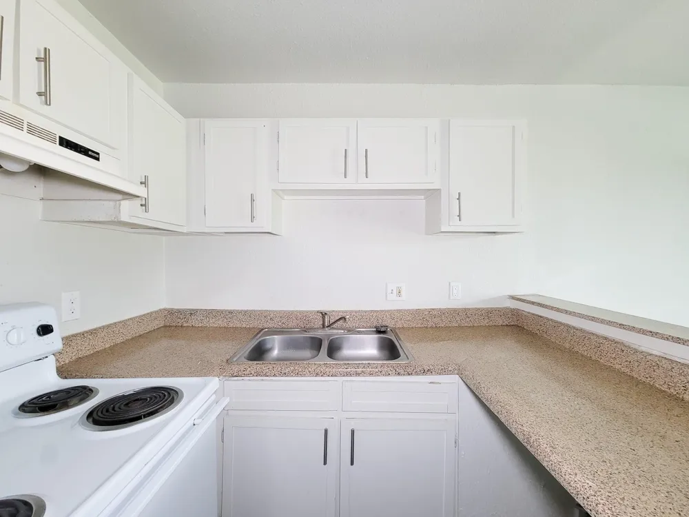 101 Brookside Lane #9 Sealy, TX 77474