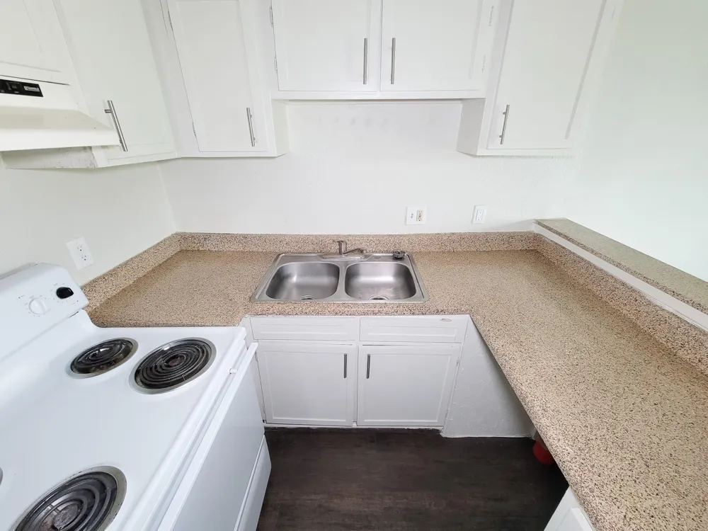 101 Brookside Lane #9 Sealy, TX 77474