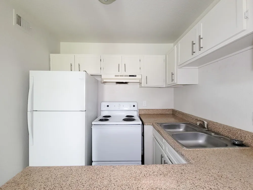 101 Brookside Lane #9 Sealy, TX 77474