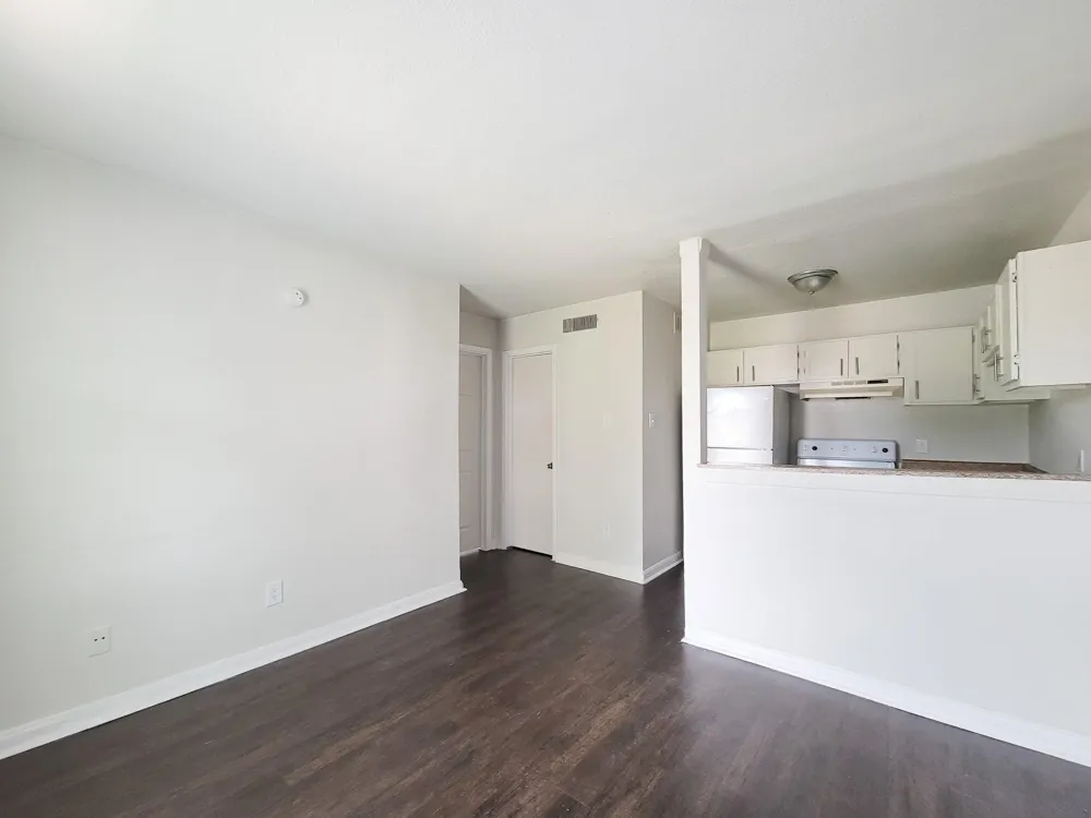 101 Brookside Lane #9 Sealy, TX 77474