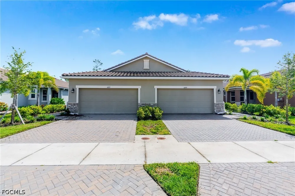 Bonavie Cove Drive Fort Myers, FL 33966