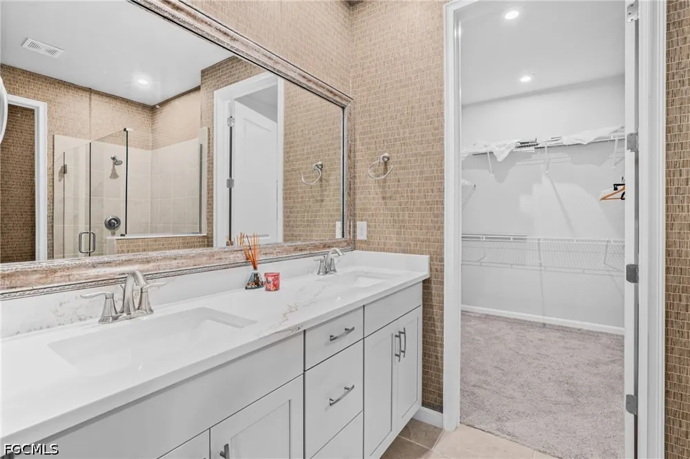 Bonavie Cove Drive Fort Myers, FL 33966