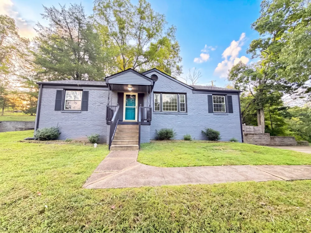 1223 Beverly Hills Dr Clarksville, TN 37040