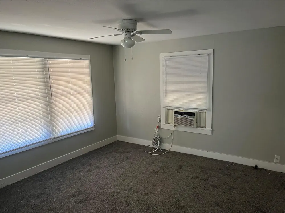 611 E 10th Street Bonham, TX 75418