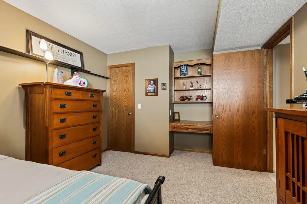 1861 Pine Grove Drive Jenison, MI 49428