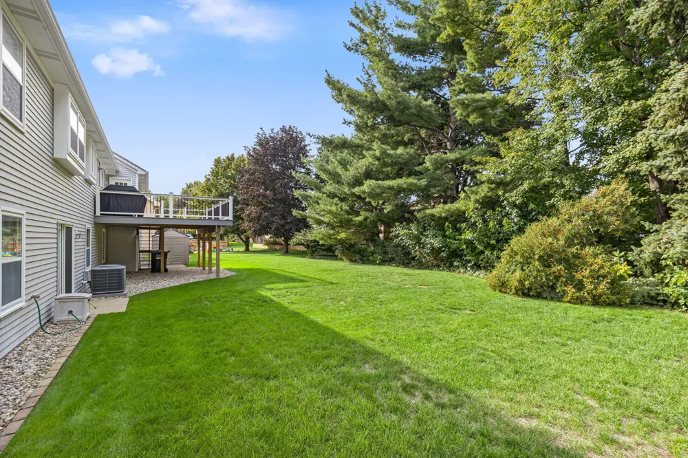 1861 Pine Grove Drive Jenison, MI 49428