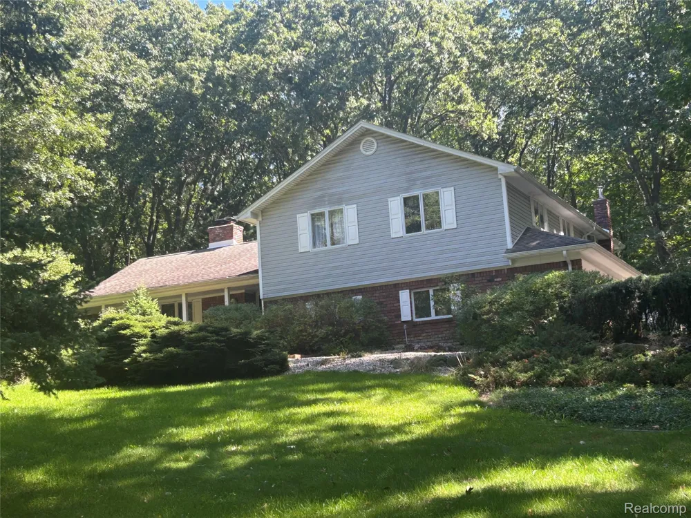1175 Duck Creek Lane Groveland Township, MI 48462