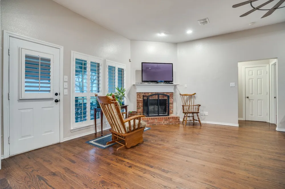108 High Meadows Court Decatur, TX 76234