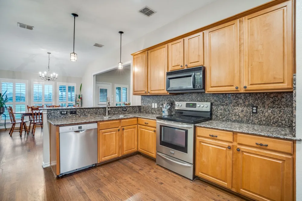 108 High Meadows Court Decatur, TX 76234
