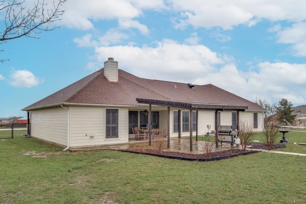 108 High Meadows Court Decatur, TX 76234