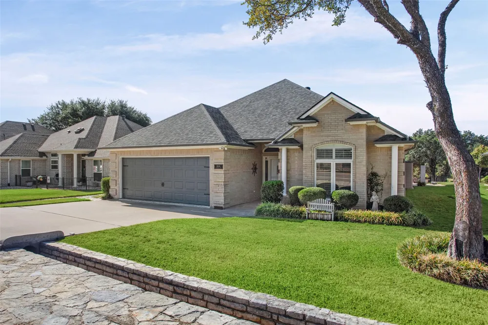 8606 Leisure Lane Granbury, TX 76049