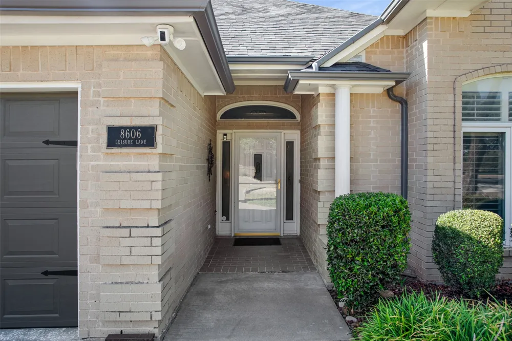 8606 Leisure Lane Granbury, TX 76049