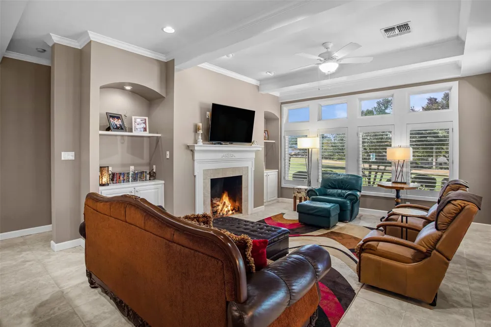 8606 Leisure Lane Granbury, TX 76049