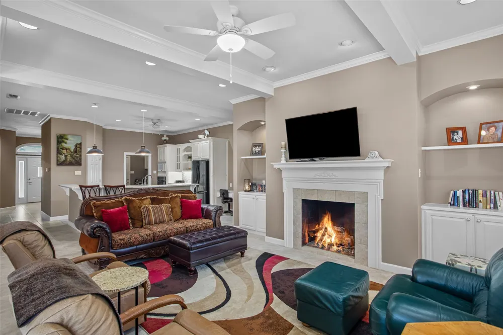 8606 Leisure Lane Granbury, TX 76049