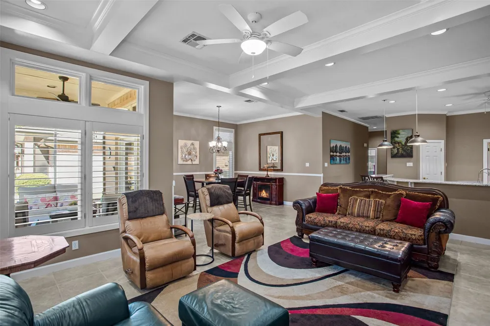 8606 Leisure Lane Granbury, TX 76049