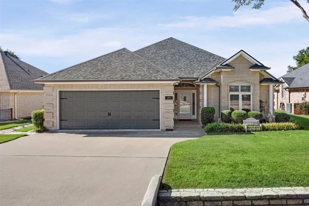 8606 Leisure Lane Granbury, TX 76049