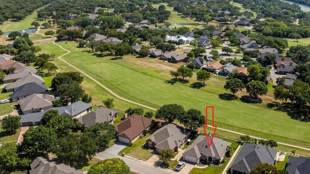 8606 Leisure Lane Granbury, TX 76049